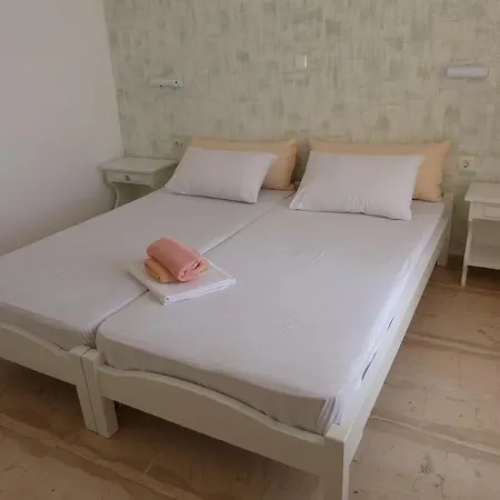 Four Seasons & Apartament *